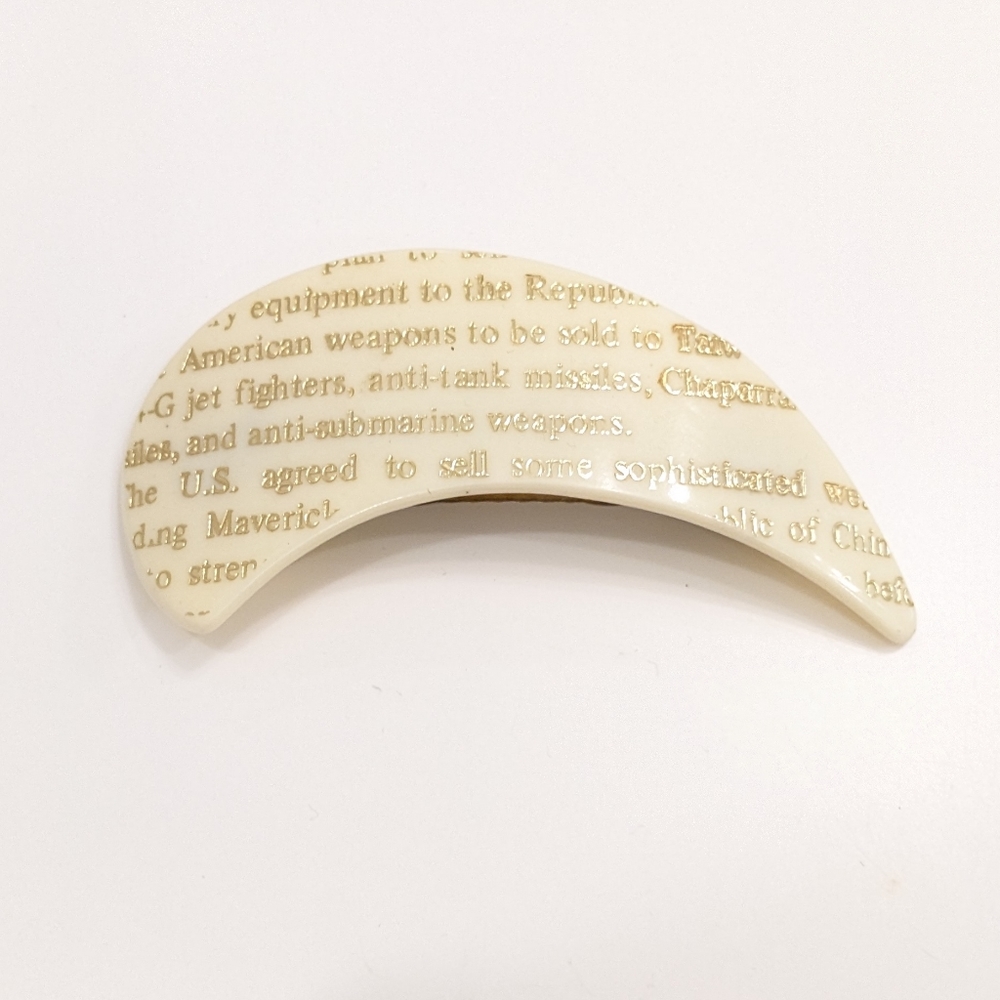 Vintage Cream arch hair clip